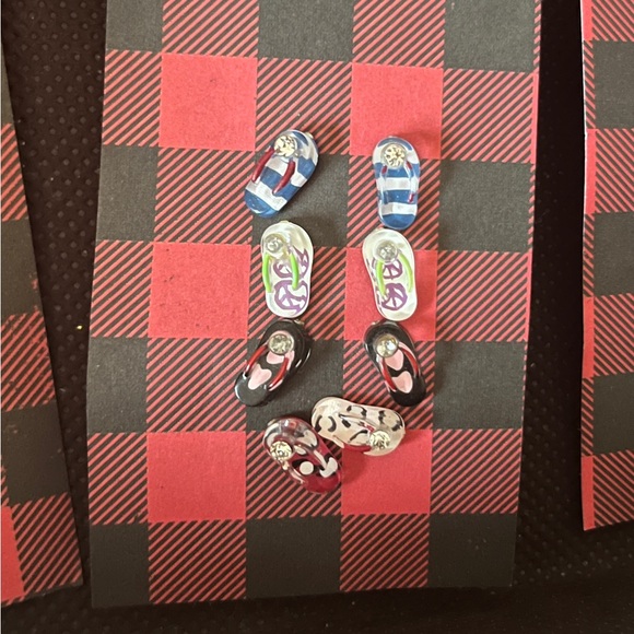 Claire’s Assorted Summer Stud Earrings - Picture 3 of 4